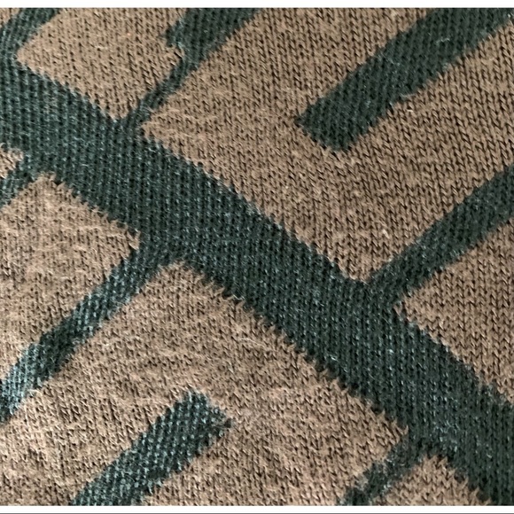 Fashion Nova sweater - Picture 4 of 5